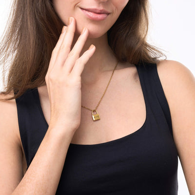 عقد قفل مخصص