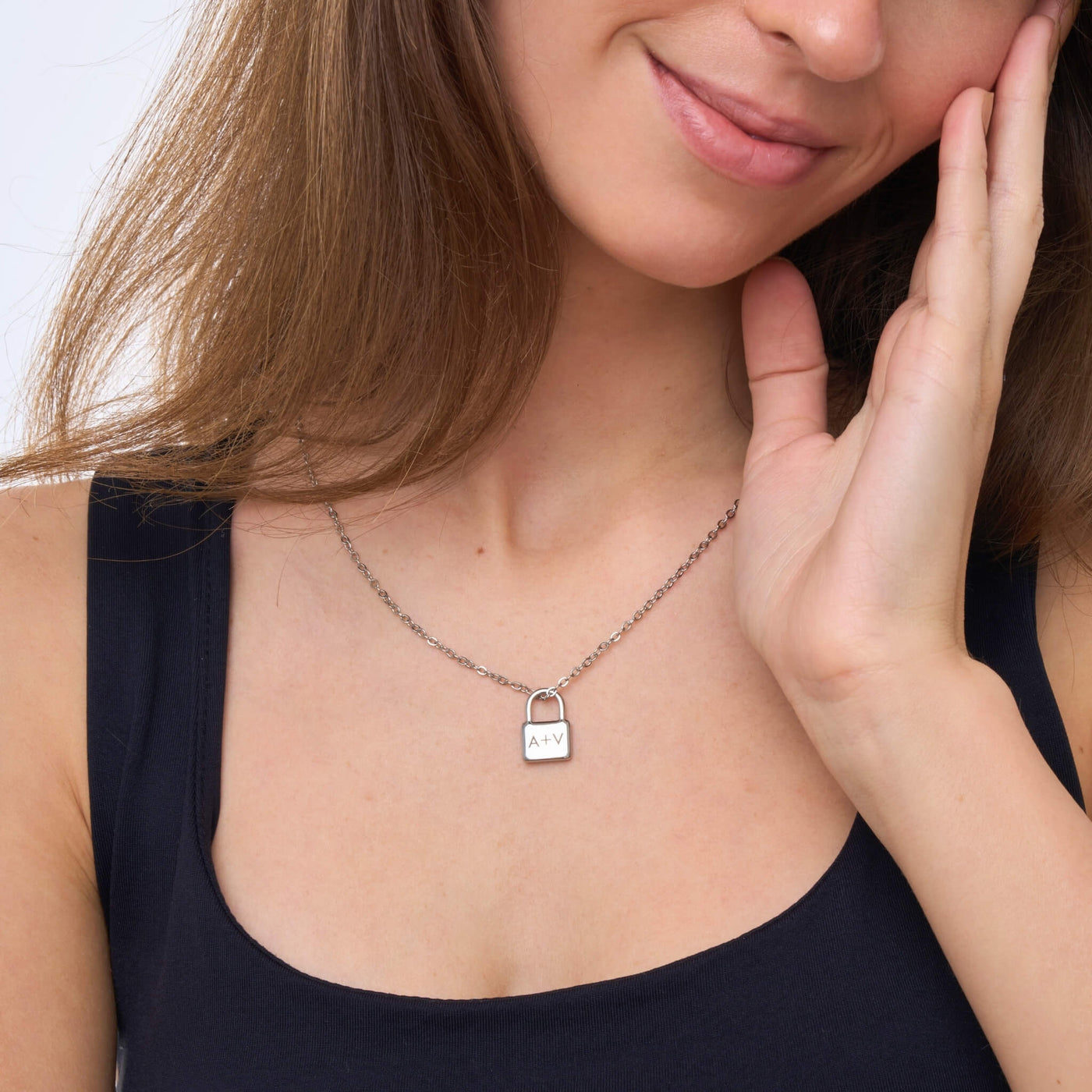 عقد قفل مخصص